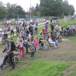 V Milevsku otevřeli pumptrackovou dráhu exhibicí známých bikerů