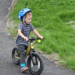 V Milevsku otevřeli pumptrackovou dráhu exhibicí známých bikerů