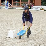 Pony hrátky v hřebčinci přerušil nepříjemný pád dítěte. Naštěstí vše dobře dopadlo