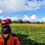 Letečtí záchranáři trénovali v Novém Vrátě záchranu lidí z komína