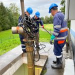 Vodohospodáři čistí 310 metrů hluboký vrt u Budějovic