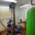 Vodohospodáři čistí 310 metrů hluboký vrt u Budějovic