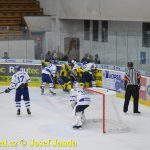 Vítězný vstup do sezony! Kohouti si poradili s pražskou Kobrou