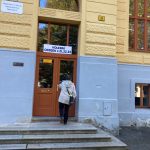 Volební místnosti se otevřely. Lidé rozhodují o budoucnosti svých měst a obcí