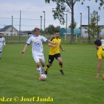 Rozhodčí nestačil tahat žluté karty! O výhře Dražic nad Milevskem rozhodl jediný gól