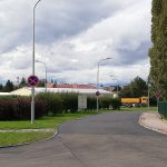 Polovina oprav druhé části páteřní silnice na hradeckém Vajgaře je hotová. Do sídliště zajíždí i autobusy