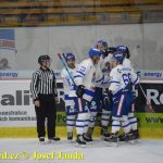 VIDEO: Kohouti otočili dvoubrankové manko a potěšili diváky další vítěznou lodičkou