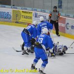 VIDEO: Kohouti otočili dvoubrankové manko a potěšili diváky další vítěznou lodičkou