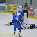 VIDEO: Kohouti otočili dvoubrankové manko a potěšili diváky další vítěznou lodičkou