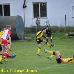 Dražice třetí výhru v řadě nedotáhly. Semice srovnaly v závěru z penalty