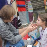 Papuče připomínají, že většina lidí chce umřít doma. V Písku se konal další Papučový den