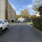 Nové kontejnery na krumlovském sídlišti Špičák nechávají zápach a hluk pod zemí