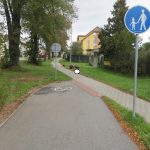 Opilý muž ukončil jízdu na elektroskútru nárazem do sloupu veřejného osvětlení