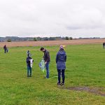 Na hradeckém letišti v sobotu odpoledne drakiádu neodpískali, i když pršelo