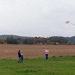 Na hradeckém letišti v sobotu odpoledne drakiádu neodpískali, i když pršelo