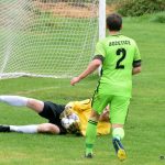 Duel Podolí a Božetic místo gólů přinesl bitku a červené karty