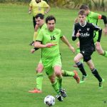 Duel Podolí a Božetic místo gólů přinesl bitku a červené karty