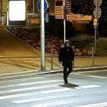 Policie pátrá po totožnosti muže, který by mohl pomoci objasnit případy