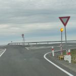 Na obchvatu Chýnova se staly čtyři nehody. Řidičům má pomoci doplněné dopravní značení