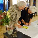 Irena Budweiserová ukončí výstavu svých mozaikových obrazů v Rudolfově koncertem