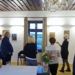 Irena Budweiserová ukončí výstavu svých mozaikových obrazů v Rudolfově koncertem