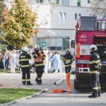 Pavilon českobudějovické nemocnice cvičně zachvátil požár, hasiči evakuovali pacienty