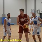 Medvědům trojky nepadaly, přesto porazili Tigers téměř o 20 bodů