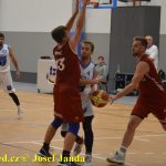 Medvědům trojky nepadaly, přesto porazili Tigers téměř o 20 bodů