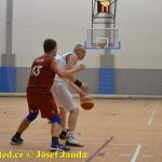 Medvědům trojky nepadaly, přesto porazili Tigers téměř o 20 bodů