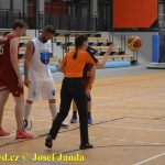 Medvědům trojky nepadaly, přesto porazili Tigers téměř o 20 bodů