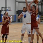 Medvědům trojky nepadaly, přesto porazili Tigers téměř o 20 bodů