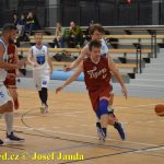 Medvědům trojky nepadaly, přesto porazili Tigers téměř o 20 bodů