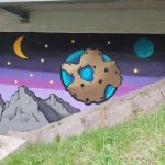 Podchod u Měšic dostal graffiti výzdobu. Změnil se k nepoznání