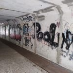 Podchod u Měšic dostal graffiti výzdobu. Změnil se k nepoznání