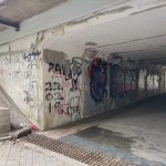 Podchod u Měšic dostal graffiti výzdobu. Změnil se k nepoznání