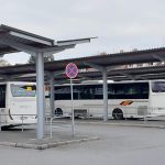 Z autobusového nádraží v Táboře zmizely papírové informační cedule