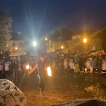 Desítky lidí vyrazily v Písku na strašidelnou cestu od stavení ke stavení