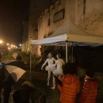 Desítky lidí vyrazily v Písku na strašidelnou cestu od stavení ke stavení
