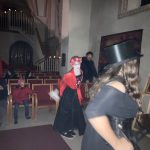 Desítky lidí vyrazily v Písku na strašidelnou cestu od stavení ke stavení