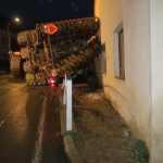 Doplnění k úterní nehodě cisterny s kejdou. Řidič traktoru boural, protože jel moc rychle