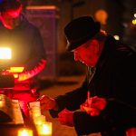 Trikolóra na kostele ve Strakonicích upomínala na výročí 17. listopadu