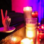 Trikolóra na kostele ve Strakonicích upomínala na výročí 17. listopadu