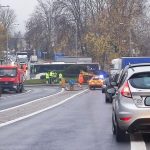 AKTUALIZOVÁNO: Oprava silnice u kruhového objezdu v Písku komplikuje dopravu. Tvoří se fronty až do serpentýn