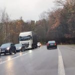 AKTUALIZOVÁNO: Oprava silnice u kruhového objezdu v Písku komplikuje dopravu. Tvoří se fronty až do serpentýn
