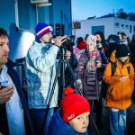 I nemocnice má svůj vánoční strom. Nádvoří provoněl adventní svařák