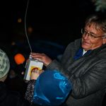 I nemocnice má svůj vánoční strom. Nádvoří provoněl adventní svařák