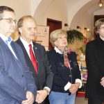 V milevské knihovně se křtily dvě novinky. Kniha o Milevsku a kniha o srostlých sestrách Blažkových
