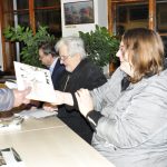 V milevské knihovně se křtily dvě novinky. Kniha o Milevsku a kniha o srostlých sestrách Blažkových