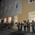 V Chýnově otevřeli výstavu betlémů ze sbírky Jana Kasla. Druhou adventní neděli završili společně