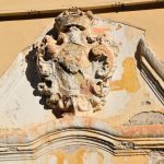Restaurátoři zachránili cenný erb na sýpce strakonického špejcharu